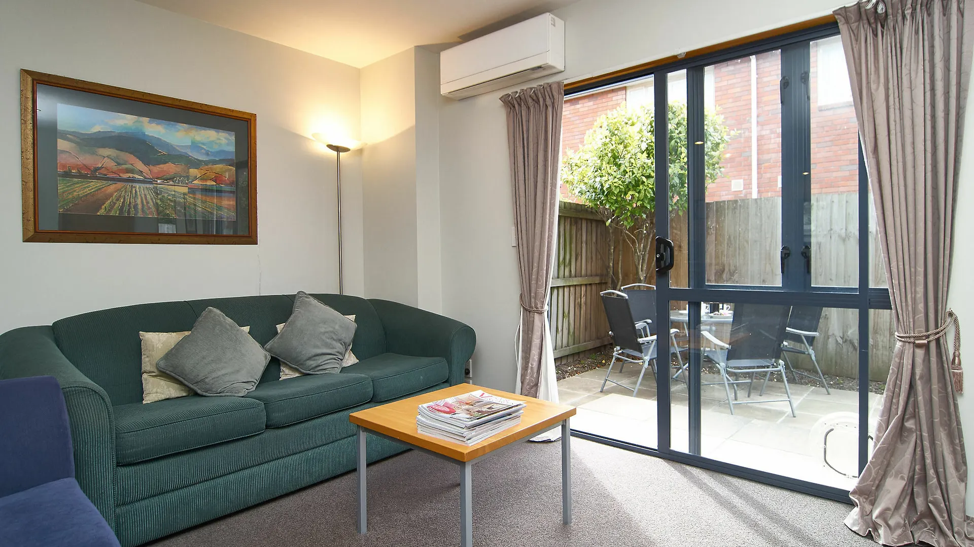Rosemarys Villa Christchurch Apartment